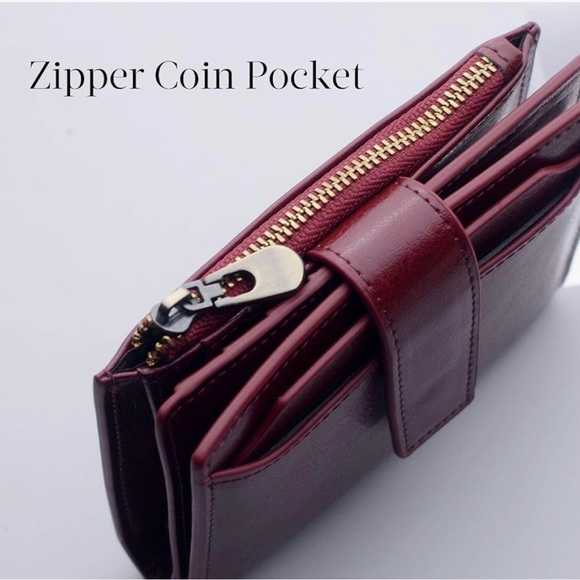 Women's Small Leather RFID Bifold Wallet - Picture 7 of 9